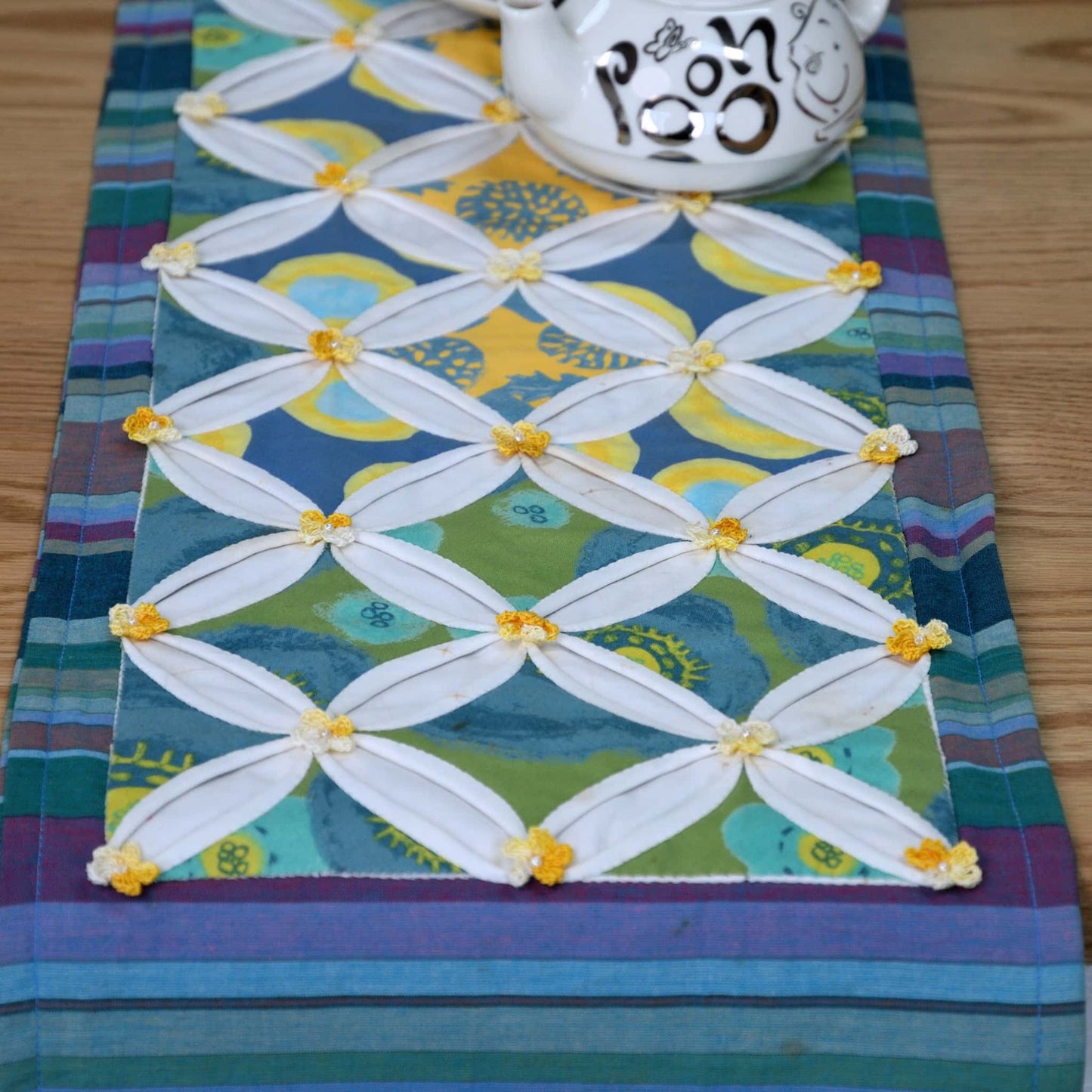 ingriTAO Handcrafted Cathedral Window Table Runner with Crocheted Florals - ingriTAO