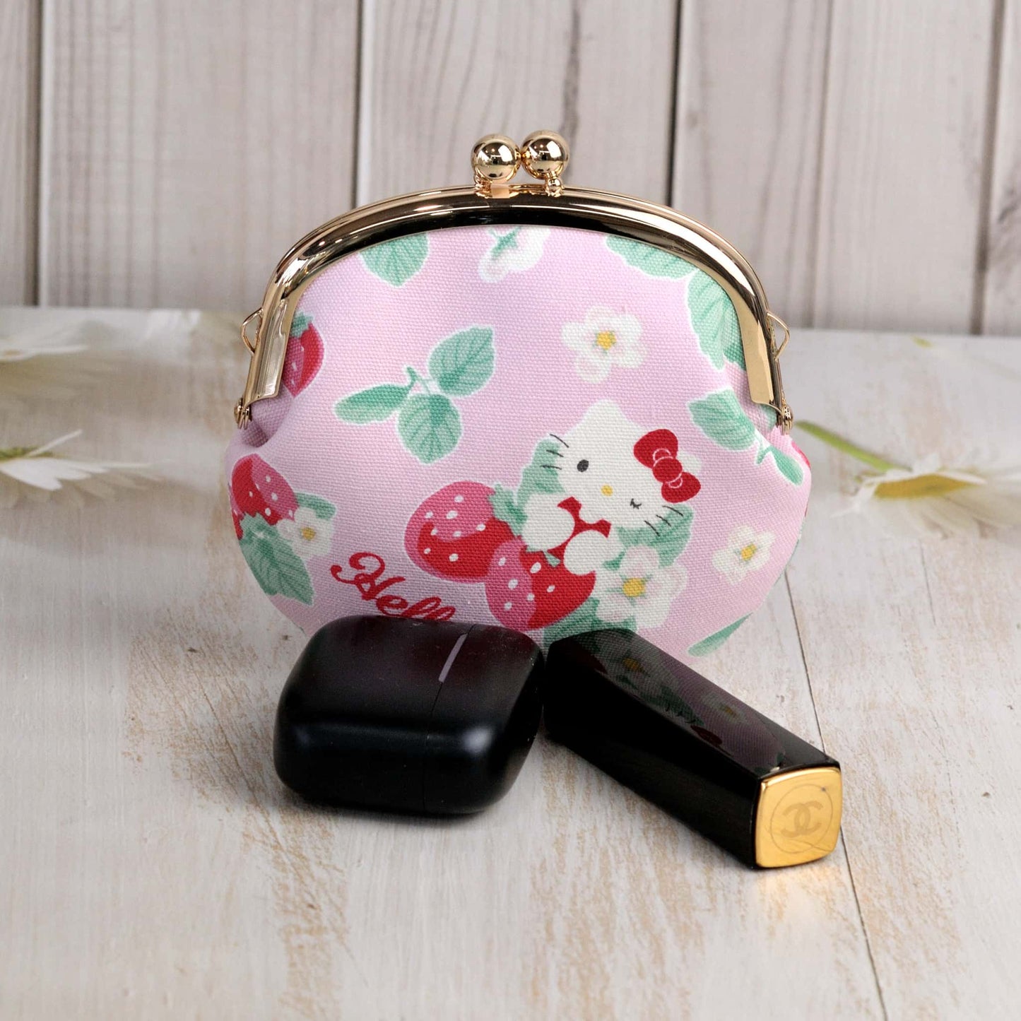 ingriTAO Hello Kitty Style Kiss Lock Coin Purse Capacity - ingriTAO