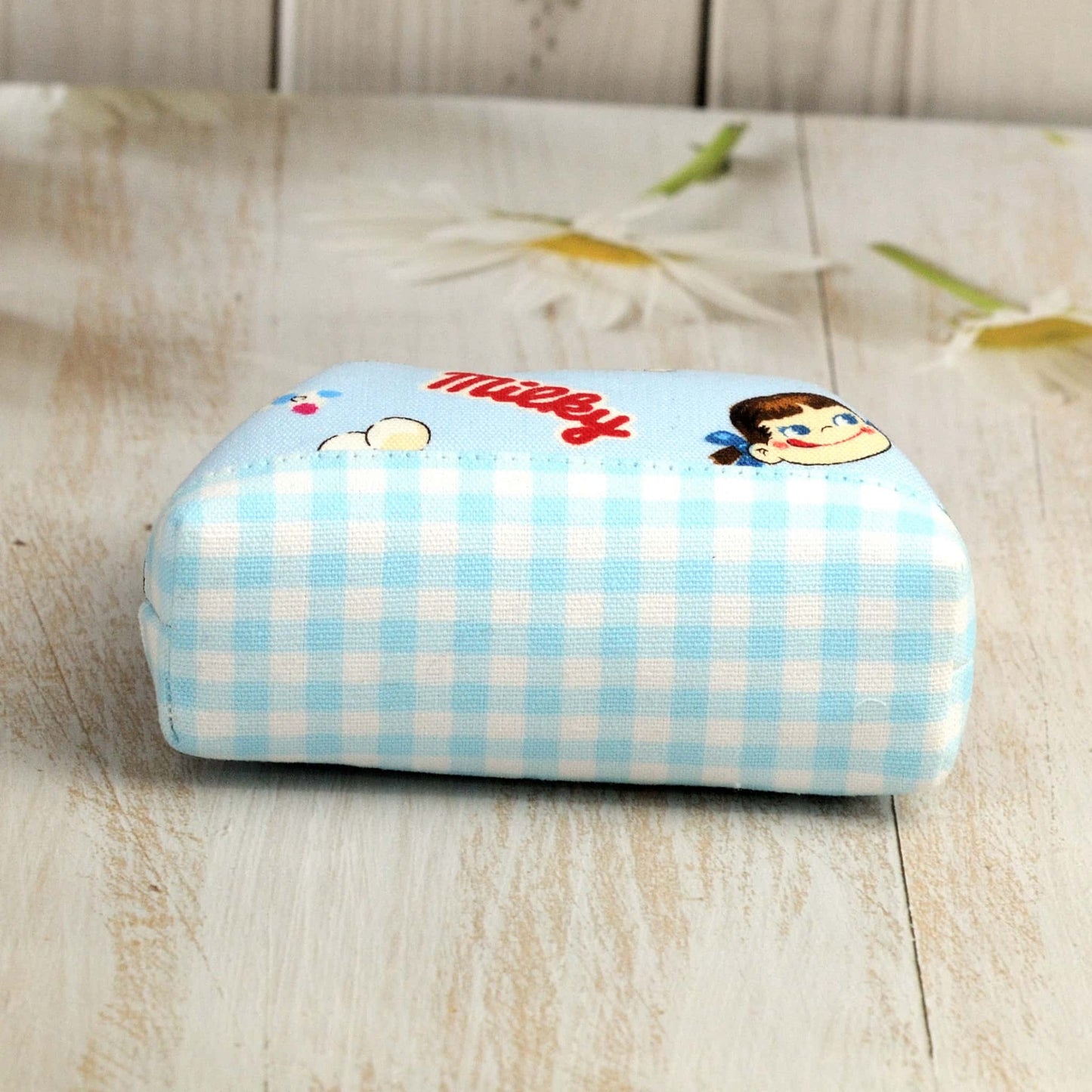 ingriTAO Milky Style Cute Mini Kiss Lock Coin Purse Bottom- ingriTAO