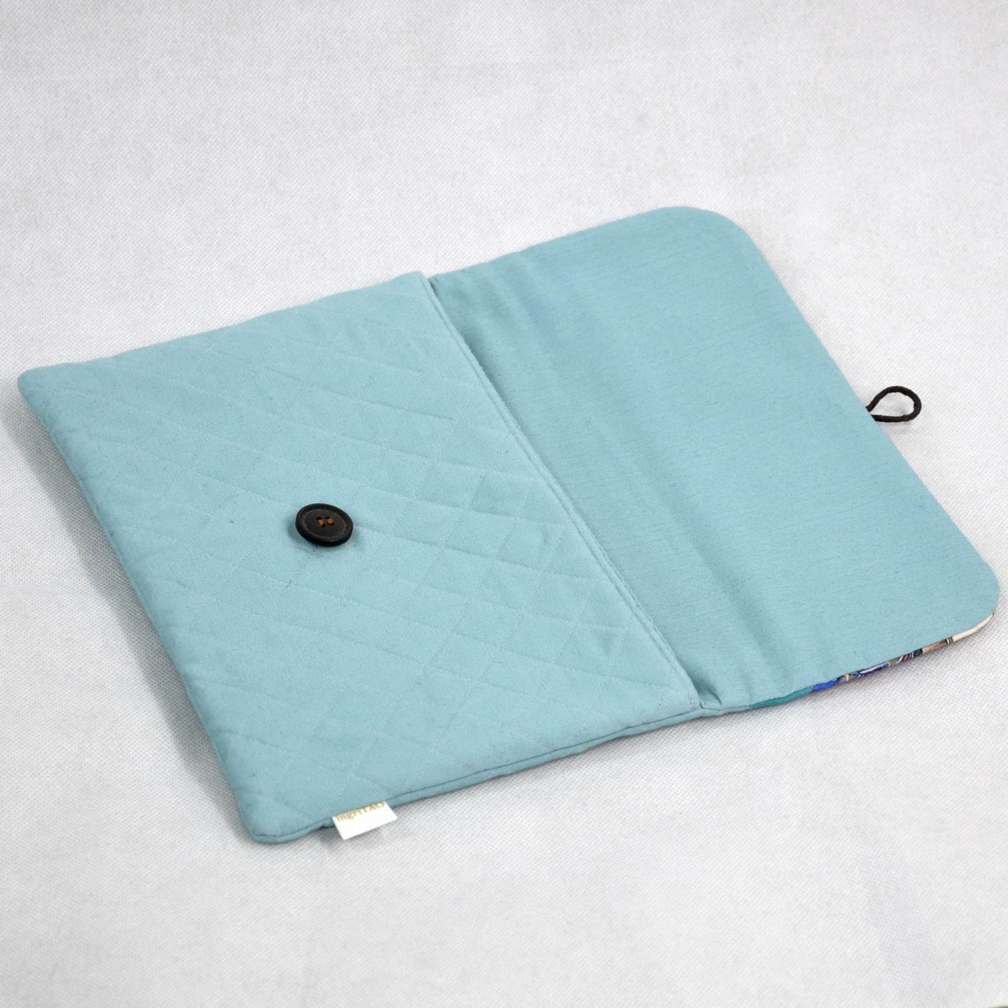 ingriTAO Vincent IPAD Quilted Padded Case Sleeve - ingriTAO
