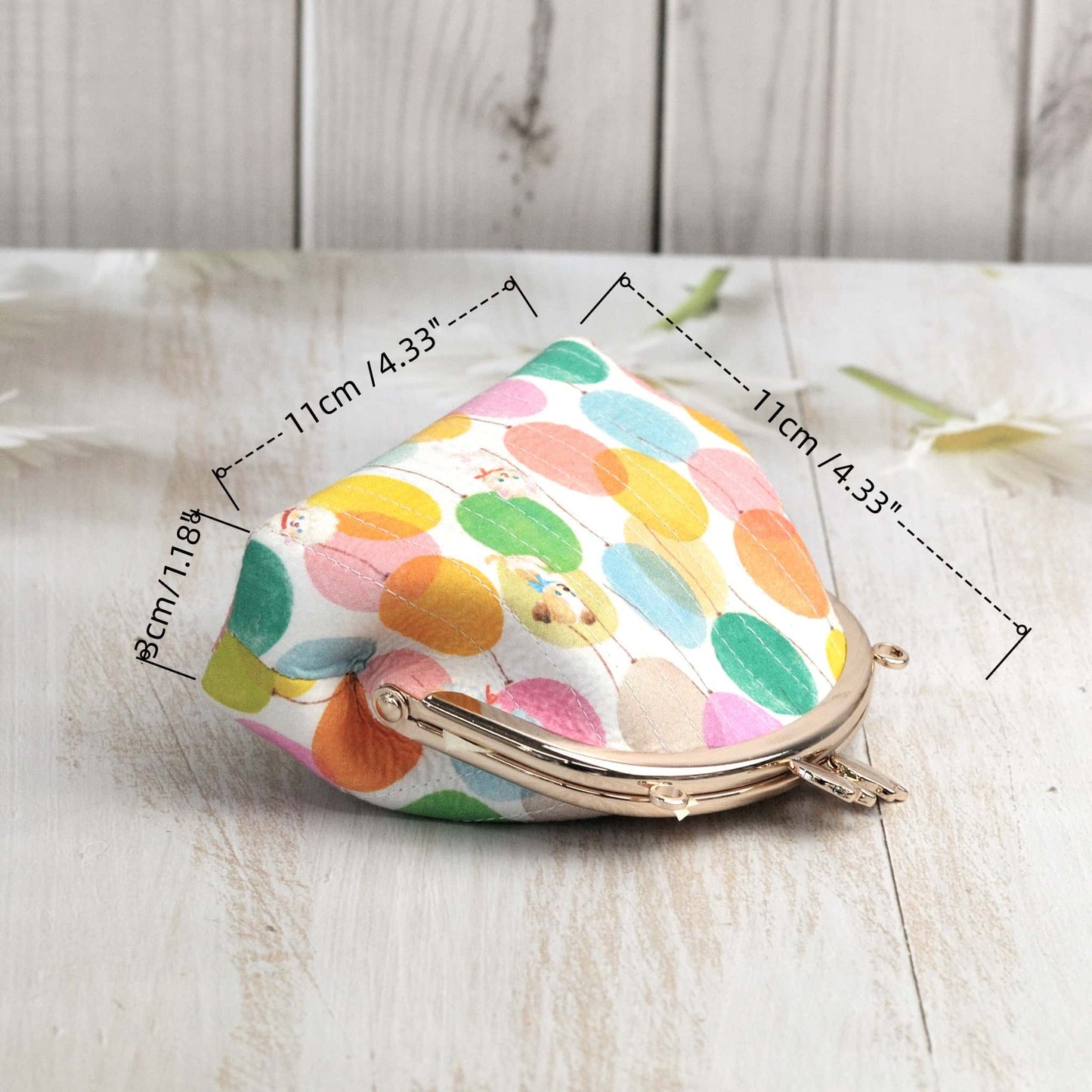 ingriTAO Weekend Joy Style Kiss Lock Coin Purse size- ingriTAO
