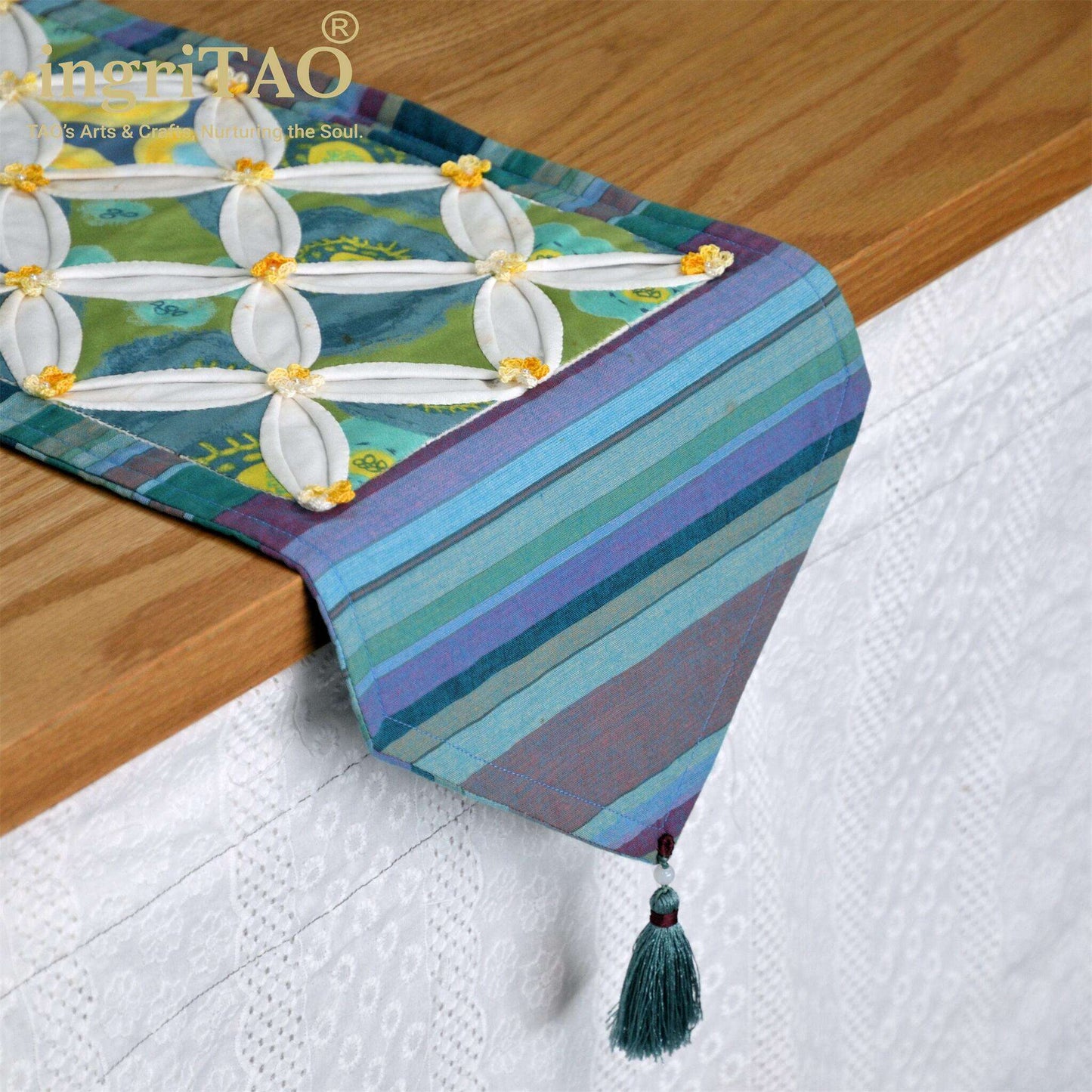 ingriTAO Handcrafted Cathedral Window Table Runner head