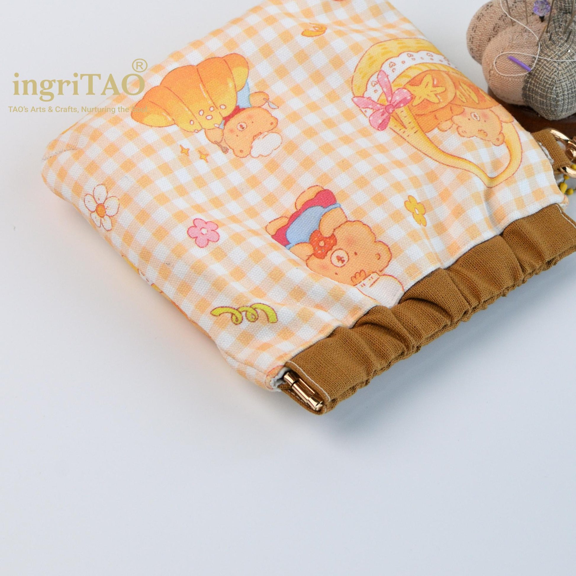 ngriTAO Handmade Mini Fabric Self Closing Pouch Bear Chef Print Edition  pattern