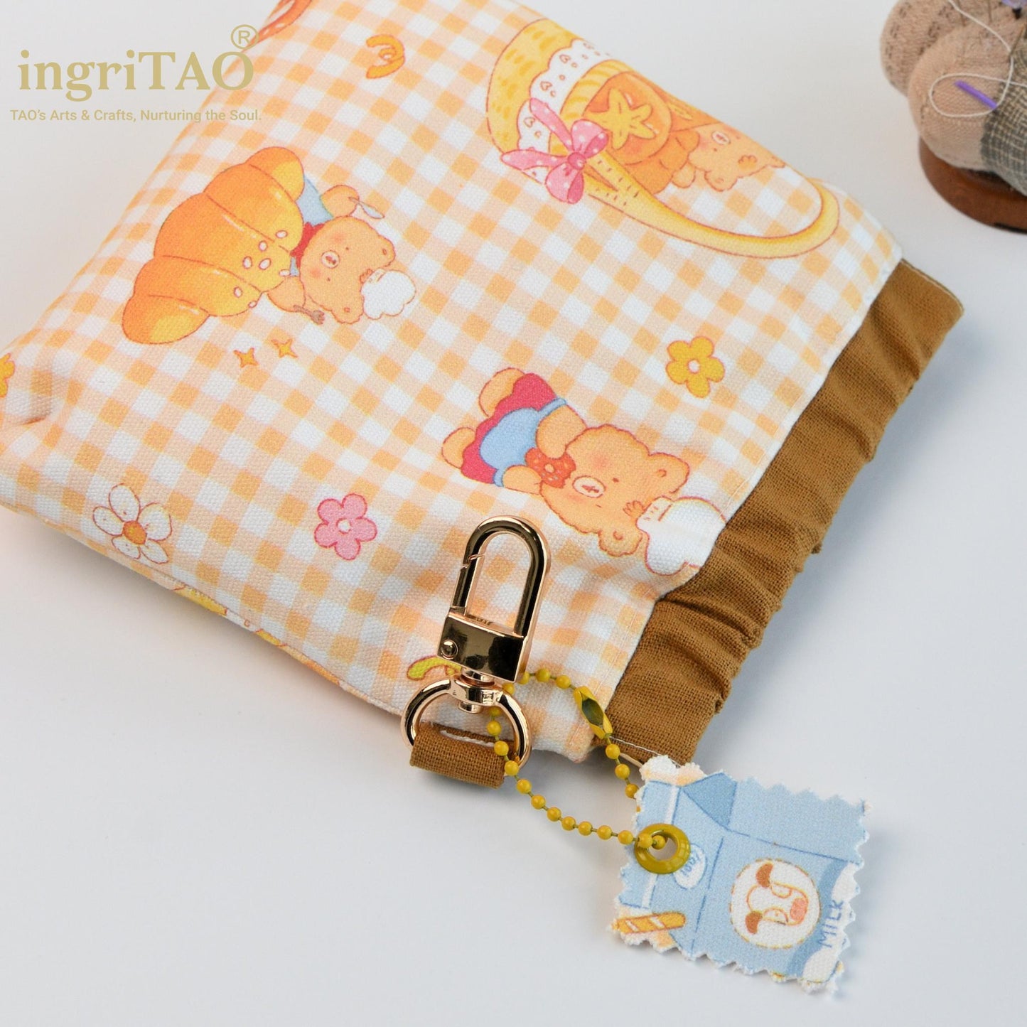 ngriTAO Handmade Mini Fabric Self Closing Pouch Bear Chef Print Edition  detail